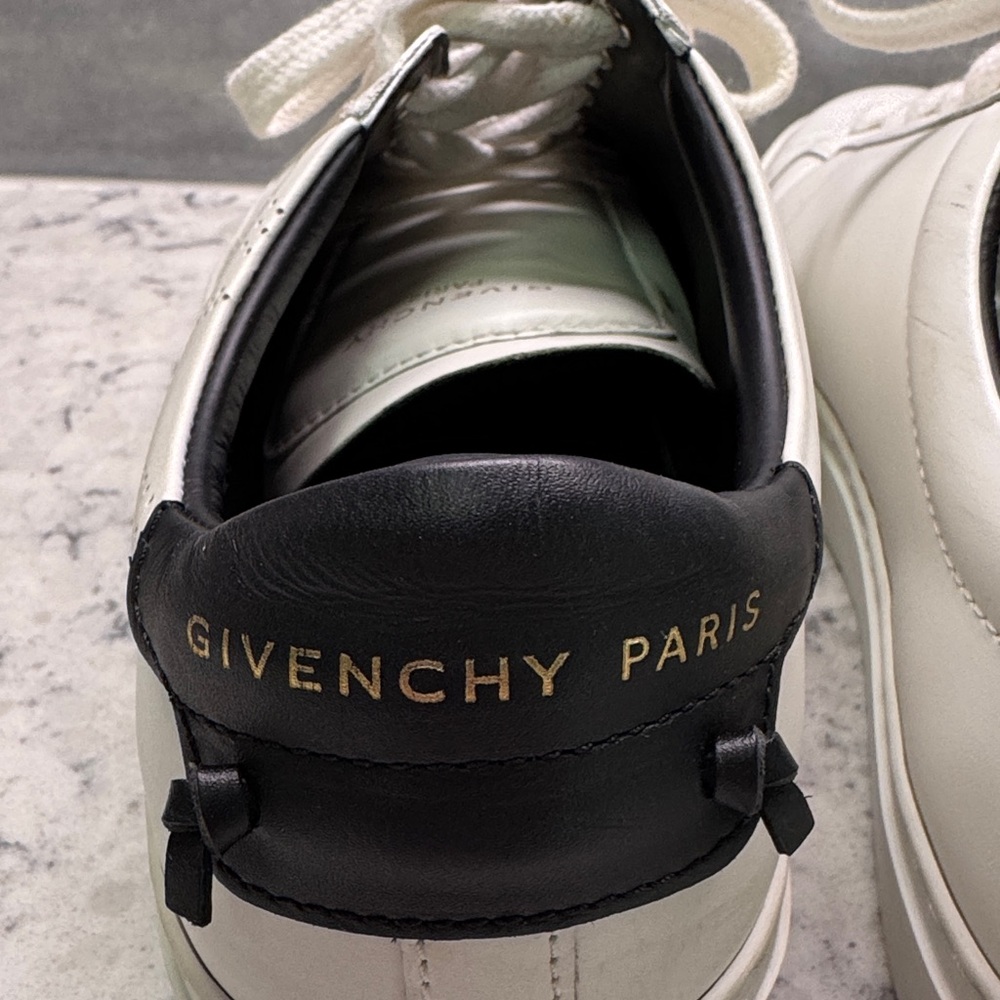 Givenchy Women’s Perforated Urban Street CLassic Calf Leather White SZ 7 🔥🔥🔥 - Picture 11 of 12